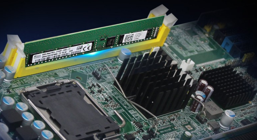 同时配置了工业级内存,性能更加稳定。 同时配置了工业级内存,性能更加稳定。