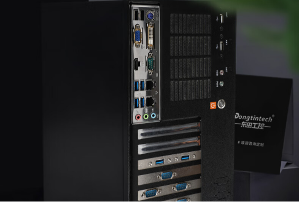 壁挂式工控机.png 壁挂式工控机.png